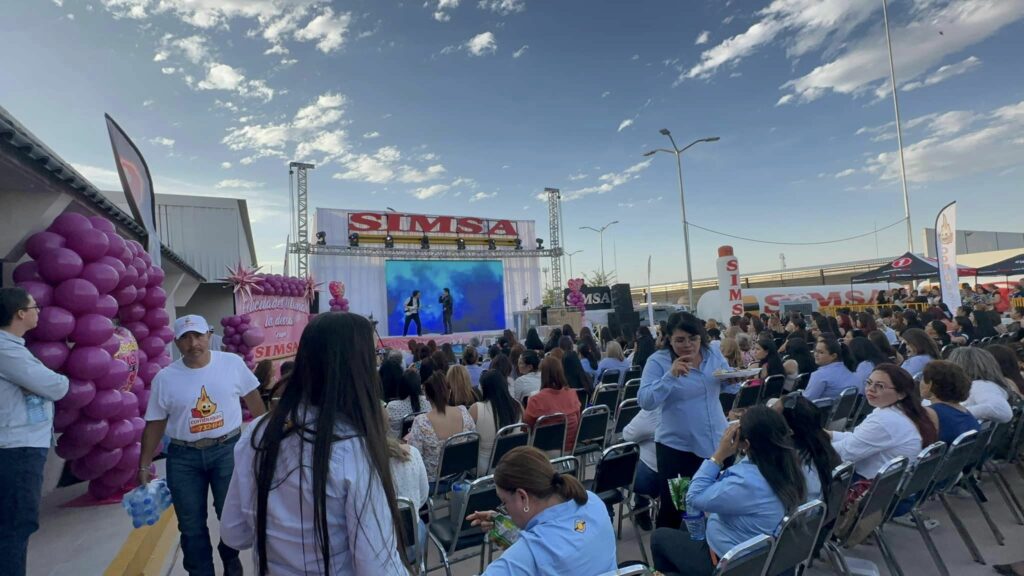 ¡Grupo Simsa celebra el Día de las Madres a lo grande! | Foto: El Sonidero de Torreón vía Facebook 