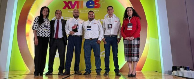 Grupo Simsa recibió distintivos como Empresa Socialmente Responsabñe (ESR) | Foto: Luis Amatón